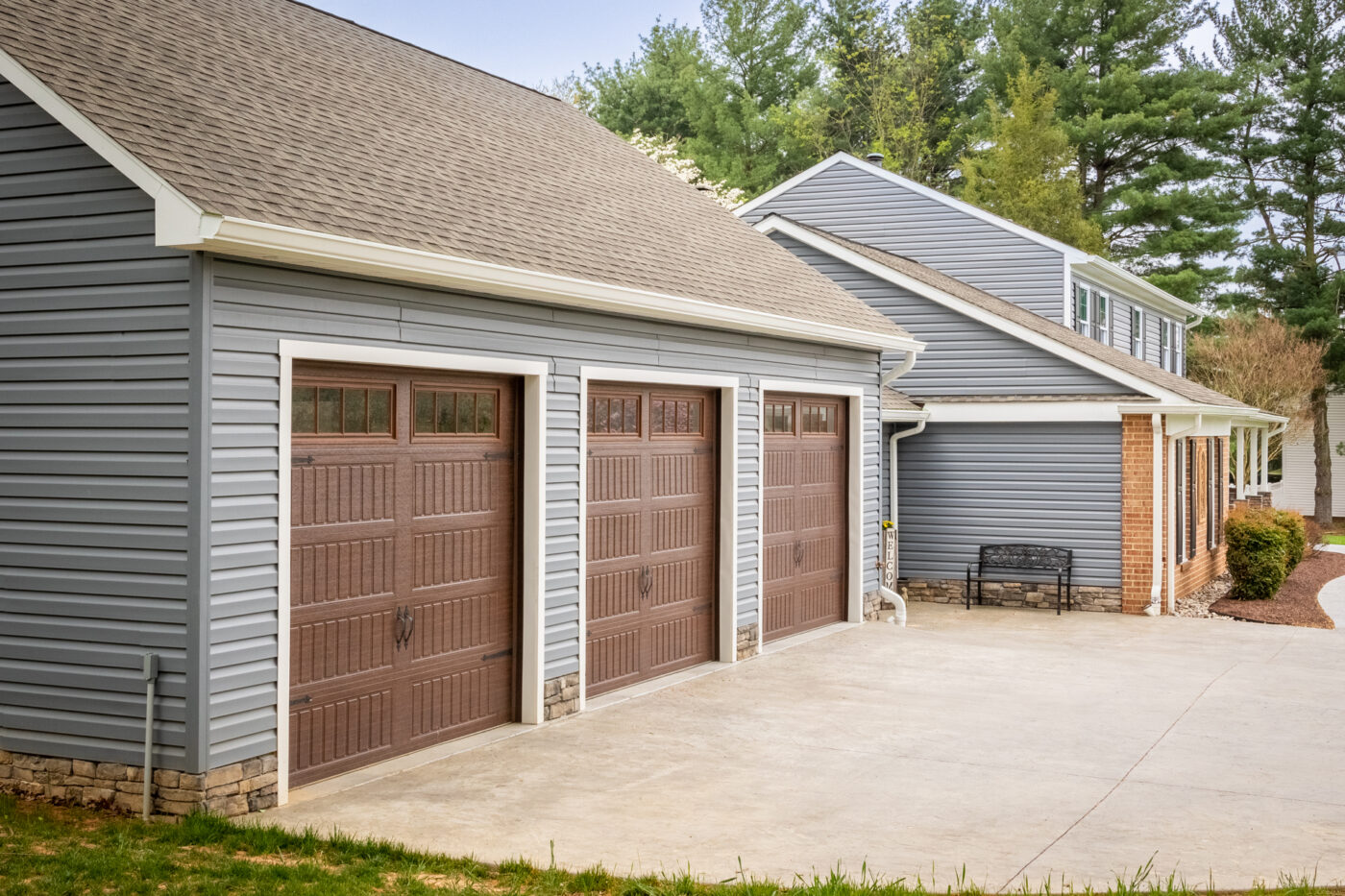 installation on concrete pad by Sheds Unlimitedinstallation on concrete pad by Sheds Unlimited