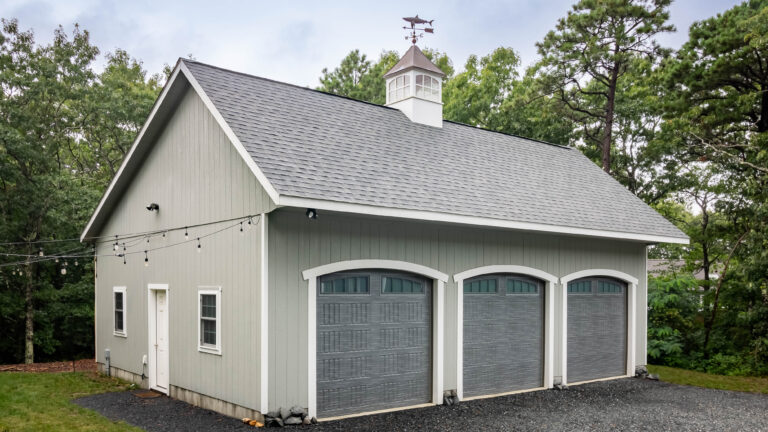 A Saltbox garage for sale from Sheds Unlimited