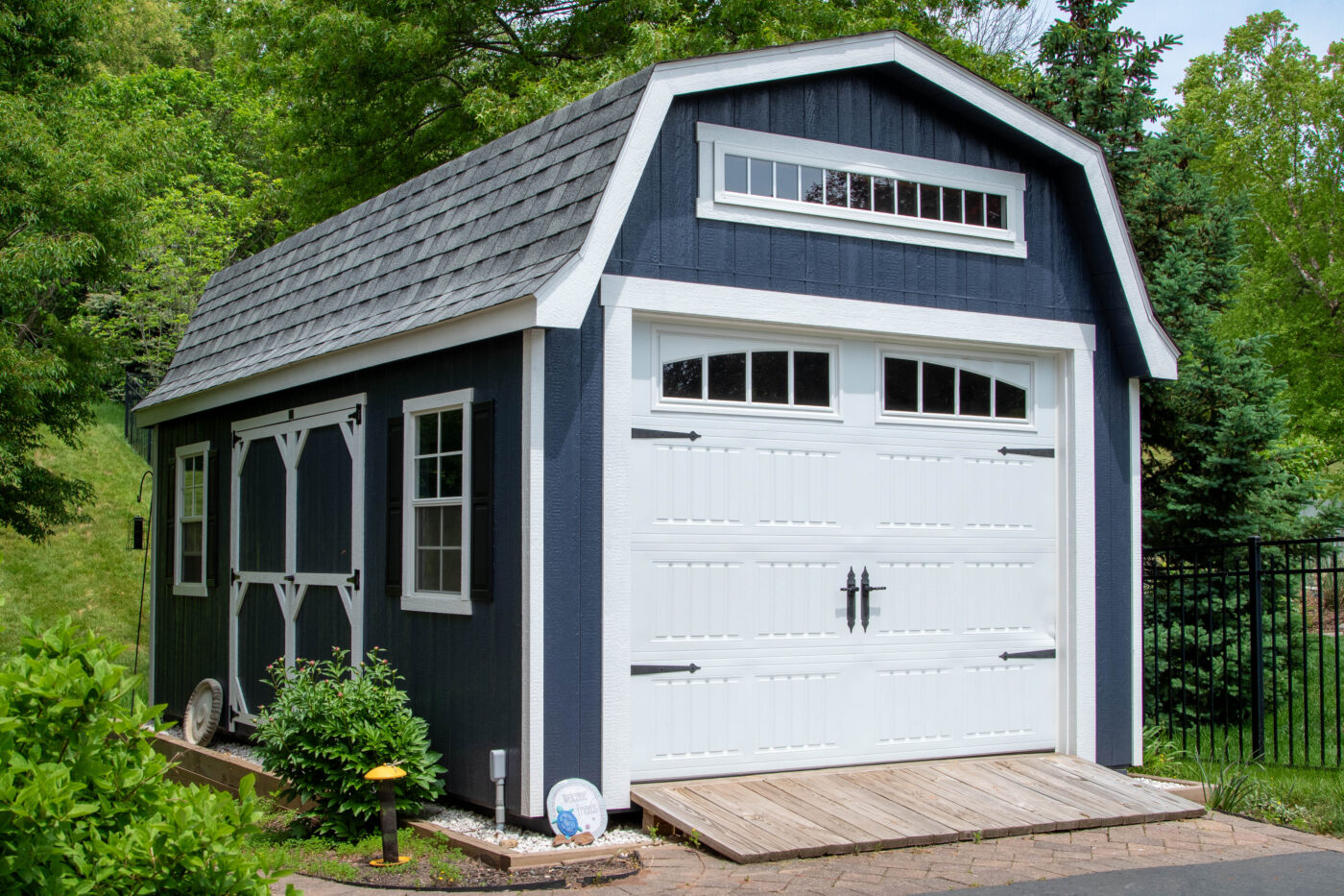 A single-car garage for sale from Sheds Unlimited